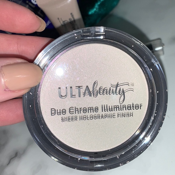 Ulta Beauty Pampering Holiday Gift Set & Bag - Picture 6 of 16